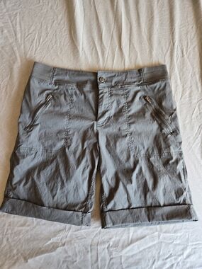 Te Verde Slate Gray Women's Cargo Shorts with Zip Pockets Medium